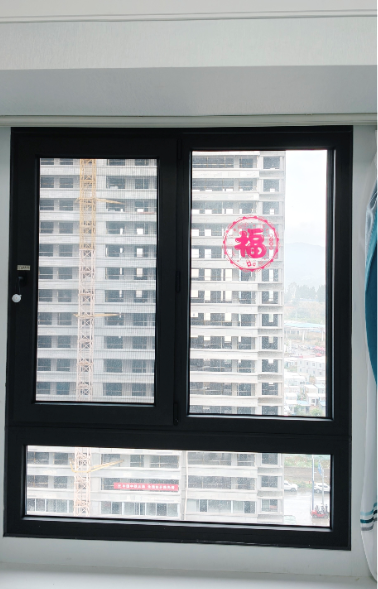 昆明旭辉广场铂宸府业主窗外建筑施工噪音和杭瑞高速噪音困扰 安装逸静隔音窗后师傅现场实拍效果图展示	